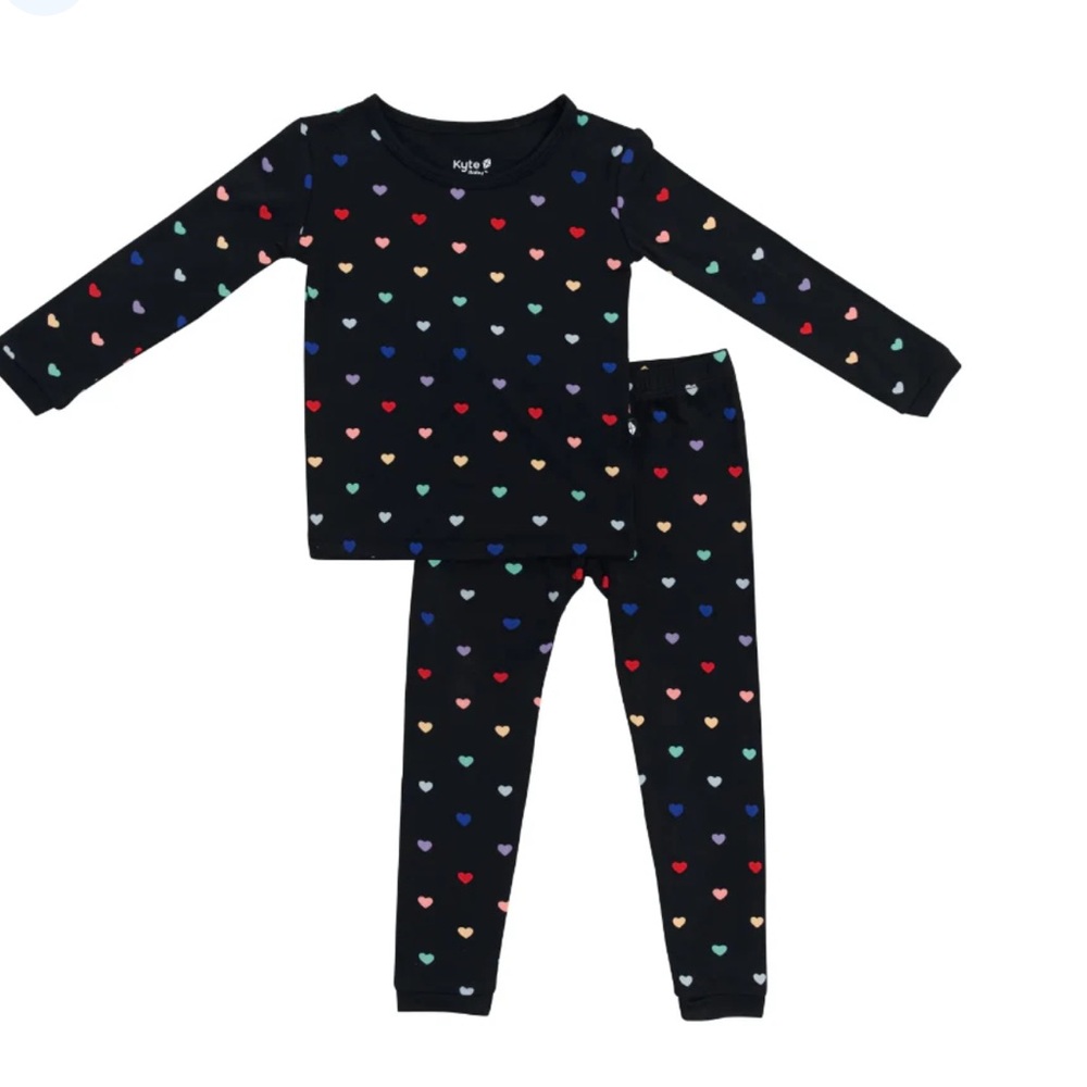 Kyte Baby midnight hearts long sleeved pajama set 3T